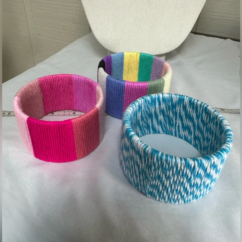 Three large colorful yarn bangle bracelets - Picture 4 of 7